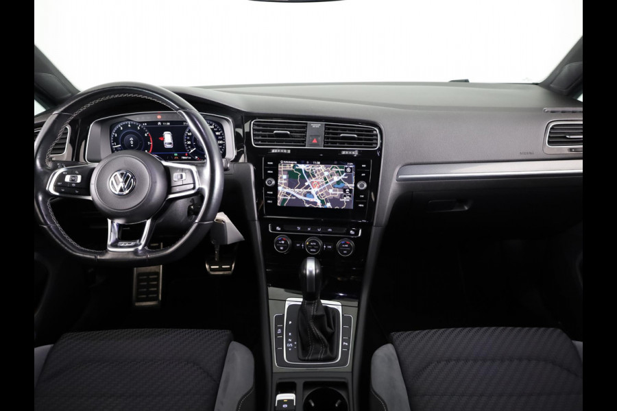 Volkswagen GOLF Variant 1.5 TSI Highline Business R 150 pk Automaat | Navigatie | Parkeersensoren | Achteruitrijcamera | Adaptieve cruise control | R-Line |
