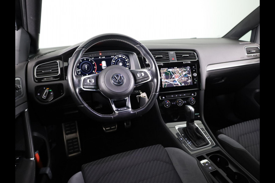 Volkswagen GOLF Variant 1.5 TSI Highline Business R 150 pk Automaat | Navigatie | Parkeersensoren | Achteruitrijcamera | Adaptieve cruise control | R-Line |