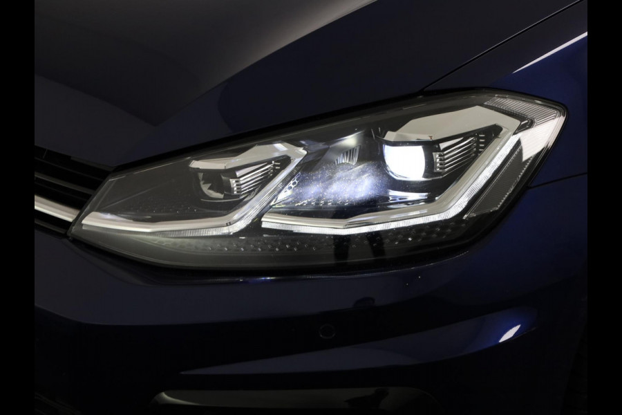 Volkswagen GOLF Variant 1.5 TSI Highline Business R 150 pk Automaat | Navigatie | Parkeersensoren | Achteruitrijcamera | Adaptieve cruise control | R-Line |