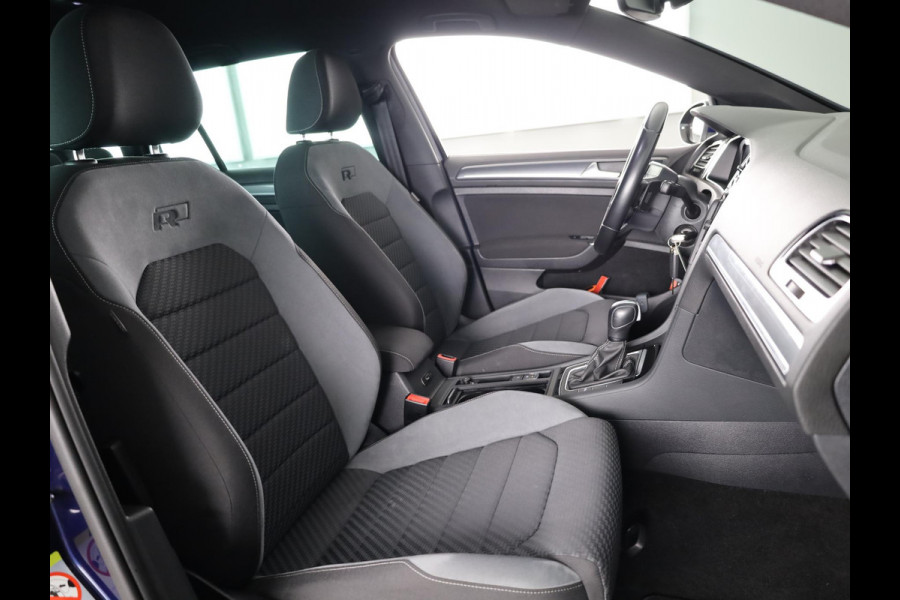 Volkswagen GOLF Variant 1.5 TSI Highline Business R 150 pk Automaat | Navigatie | Parkeersensoren | Achteruitrijcamera | Adaptieve cruise control | R-Line |