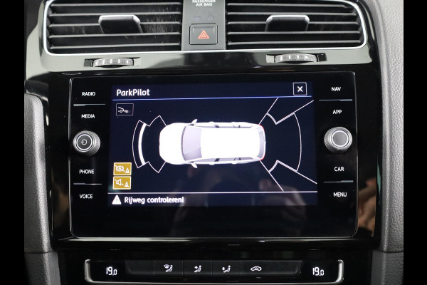 Volkswagen GOLF Variant 1.5 TSI Highline Business R 150 pk Automaat | Navigatie | Parkeersensoren | Achteruitrijcamera | Adaptieve cruise control | R-Line |