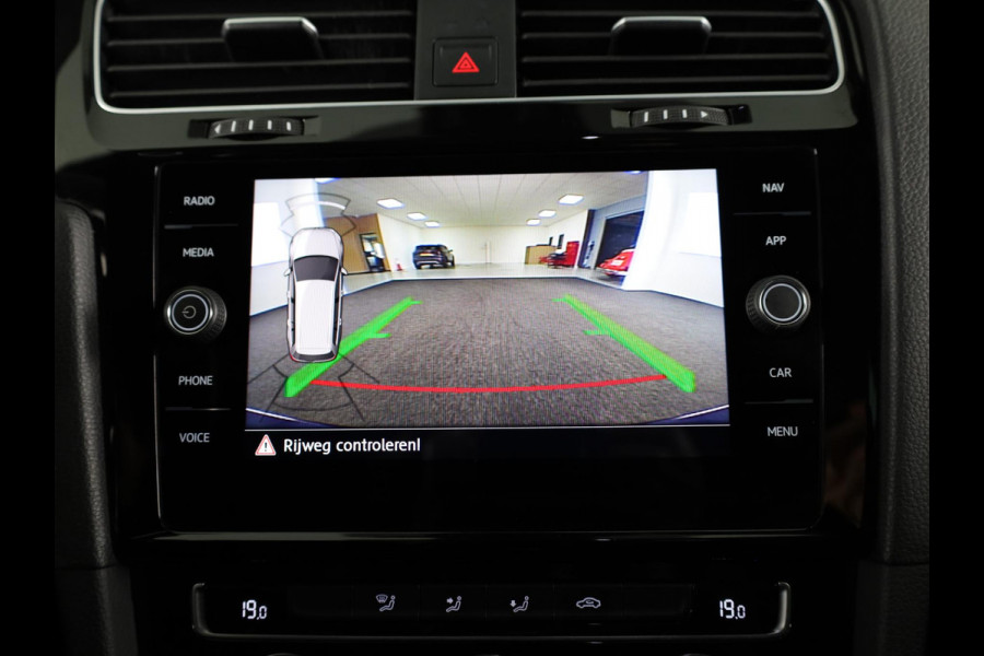 Volkswagen GOLF Variant 1.5 TSI Highline Business R 150 pk Automaat | Navigatie | Parkeersensoren | Achteruitrijcamera | Adaptieve cruise control | R-Line |