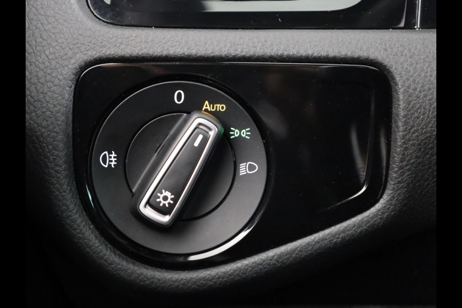 Volkswagen GOLF Variant 1.5 TSI Highline Business R 150 pk Automaat | Navigatie | Parkeersensoren | Achteruitrijcamera | Adaptieve cruise control | R-Line |