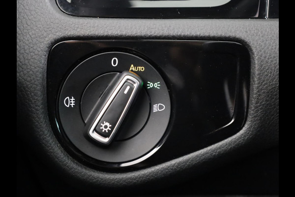 Volkswagen GOLF Variant 1.5 TSI Highline Business R 150 pk Automaat | Navigatie | Parkeersensoren | Achteruitrijcamera | Adaptieve cruise control | R-Line |