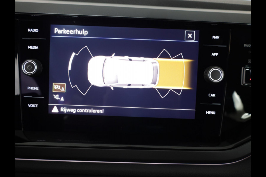 Volkswagen Polo 1.0 TSI R-Line 95 pk Automaat (DSG) | Verlengde garantie | Navigatie via App | Parkeersensoren | Matrix LED koplampen | Adaptieve cruise control | R-Line |