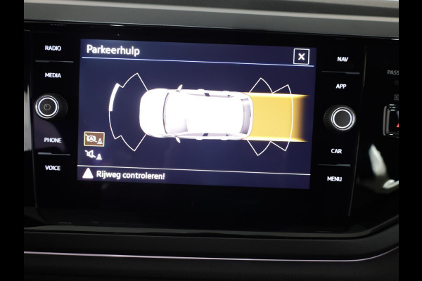 Volkswagen Polo 1.0 TSI R-Line 95 pk Automaat (DSG) | Verlengde garantie | Navigatie via App | Parkeersensoren | Matrix LED koplampen | Adaptieve cruise control | R-Line |