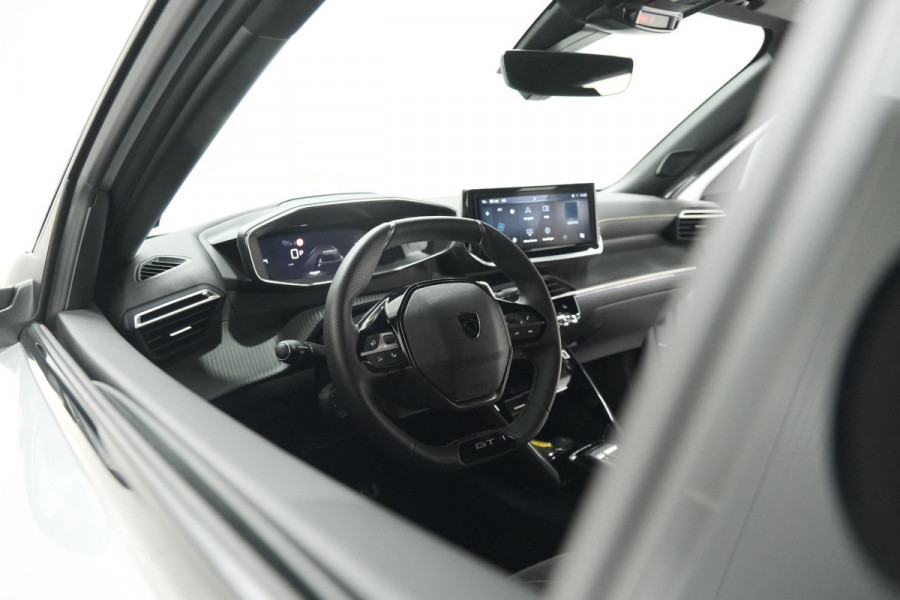 Peugeot 2008 PureTech 130 EAT8 GT | 360 Camera | Stoelmassage | Adaptieve Cruise Control | Dodehoekdetectie Peugeot 2008 PureTech 130 EAT8 GT | 360 Camera | Stoelmassage | Adaptieve Cruise Control | Dodehoekdetectie