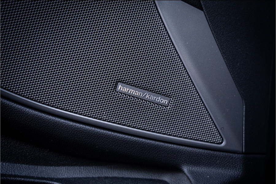 BMW 3-serie 330i M-Sport Panorama | H/K | ACC | HUD | Dravit Grau