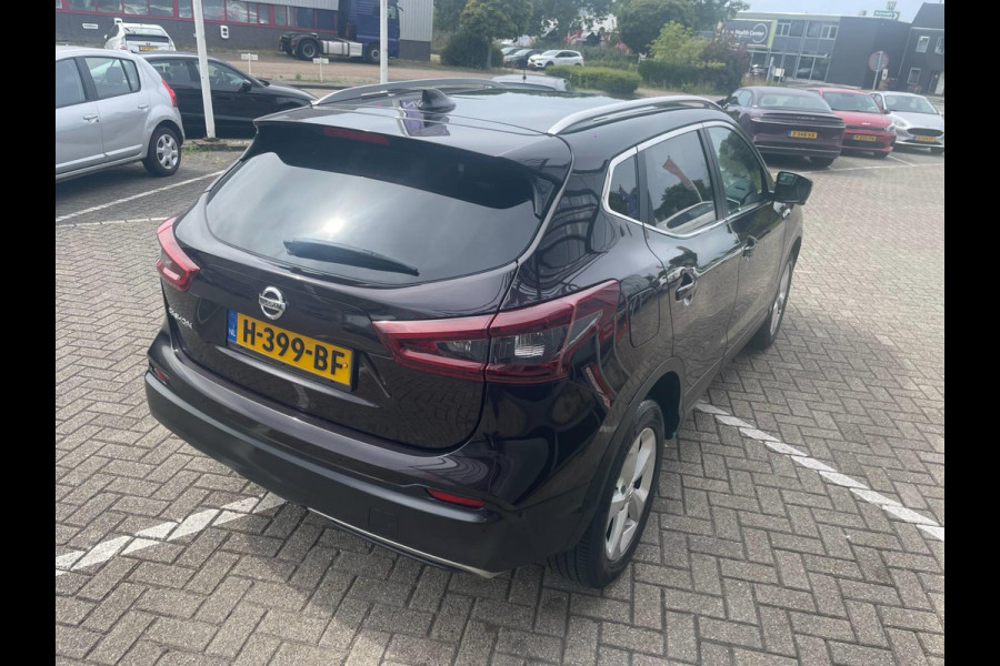 Nissan QASHQAI 1.3 DIG-T Business Edition / panoramadak / stoelverwarming