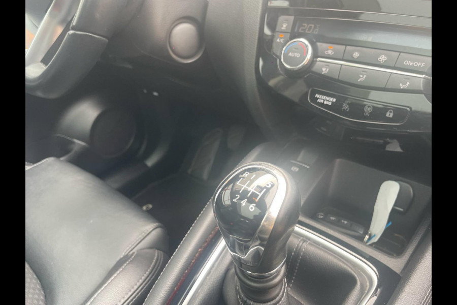 Nissan QASHQAI 1.3 DIG-T Business Edition / panoramadak / stoelverwarming