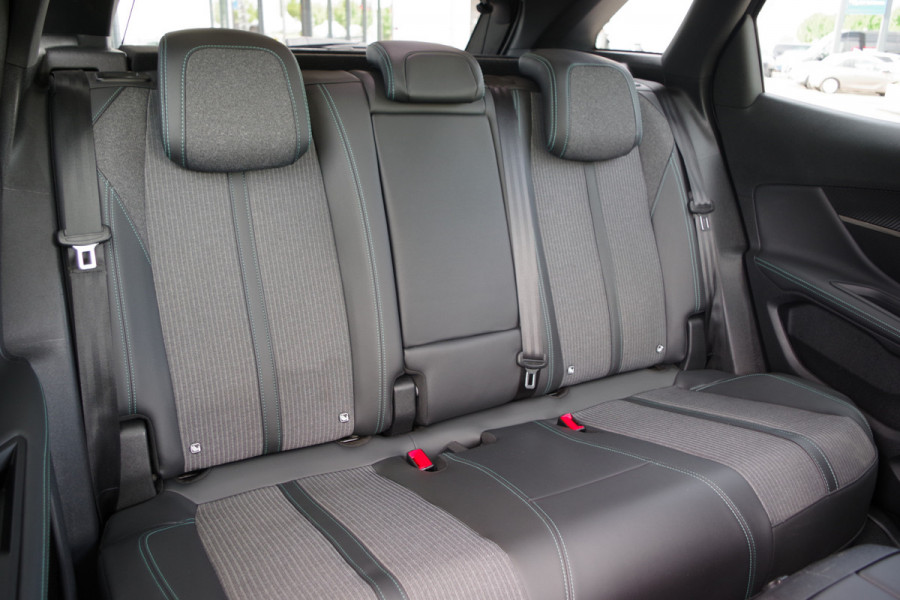 Peugeot 3008 1.6 HYbrid 225 Blue Lease Allure PHEV, Trekhaak, LED, Camera, Carplay