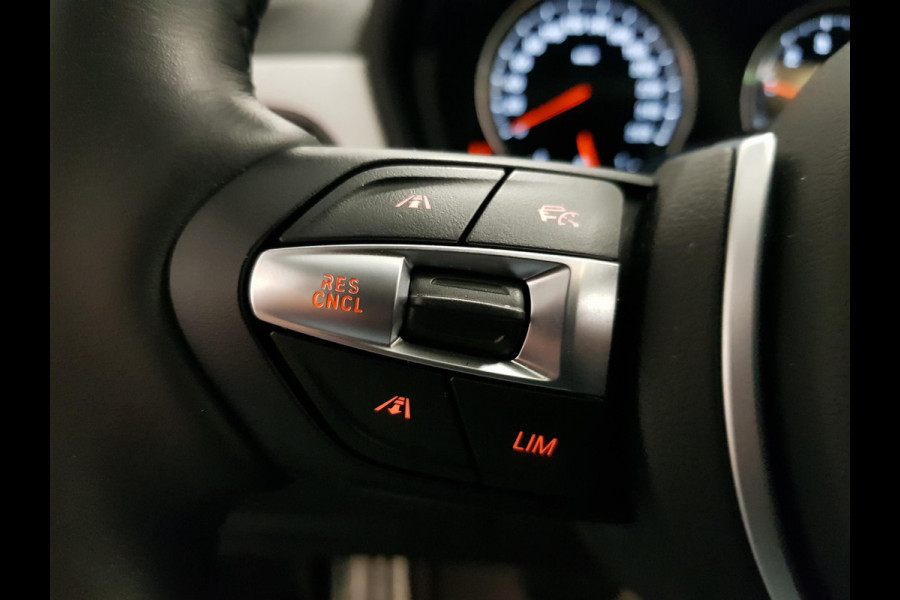 BMW X1 sDrive18i Automaat M-Sport Executive Lederen Bekleding Navigatie Climate Control Camera Parkeer Sensoren Lichtmetalen velgen Cruise Control