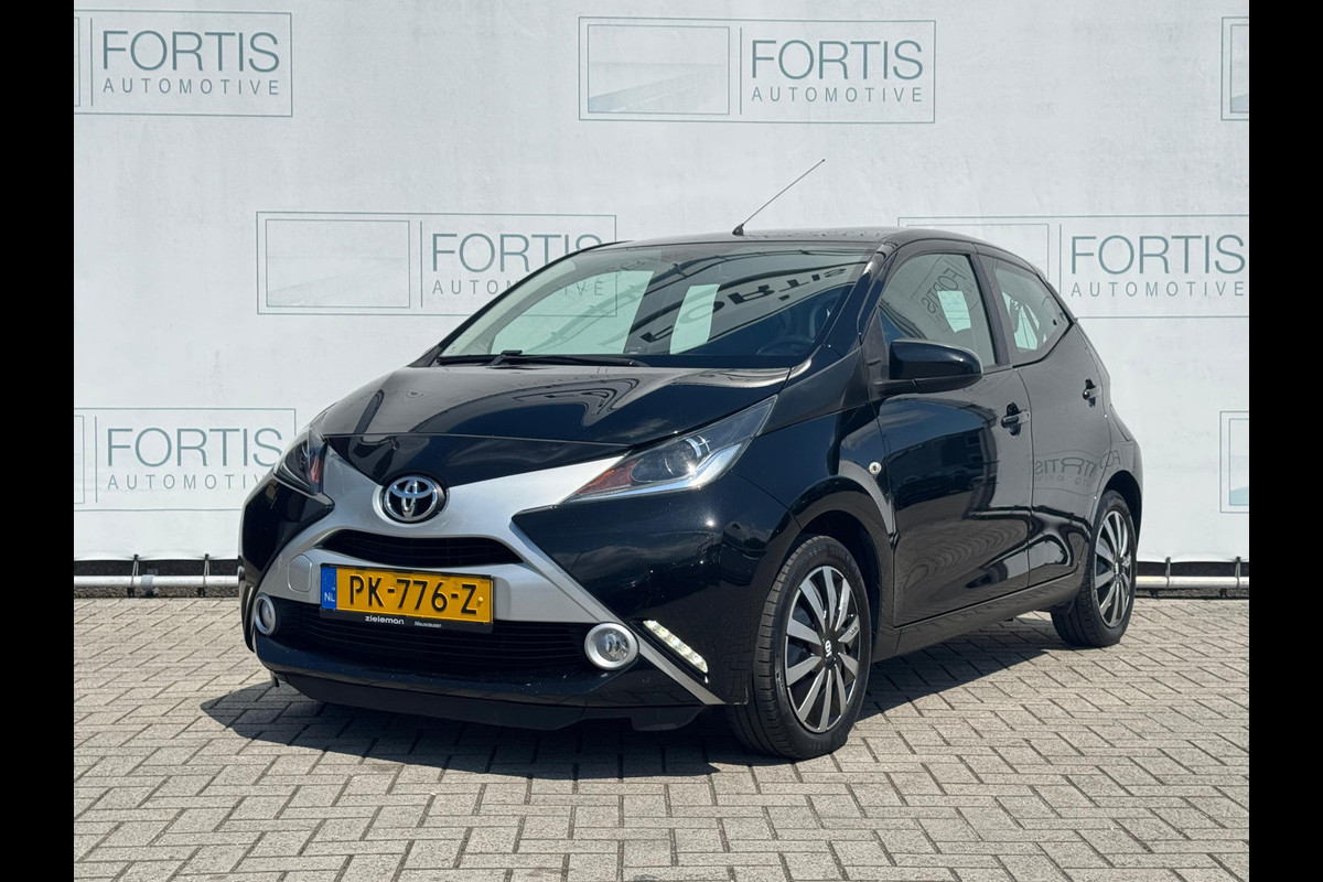 Toyota Aygo 1.0 VVT-i x-play NAVI | AIRCO | 5 DEURS