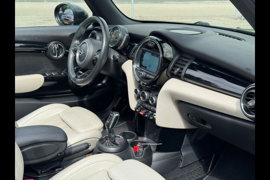 MINI Cabrio 2.0 Cooper S Chili Cabriolet, Windscherm, Navi, Leder Een proefrit levert het bewijs. Neem contact op en we maken een afspraak!
