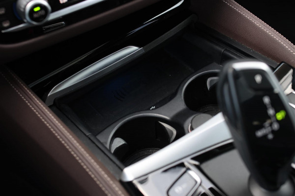 BMW 5 Serie Touring 530e xDrive M-Sport *Pano*Laser*Camera*Head-Up*Trekhaak*