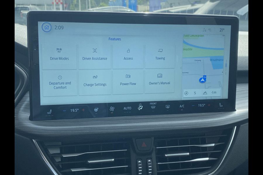 Ford Kuga 2.5 PHEV Active X 243pk | Zuid | Panoramadak + Technology Pack + Winter Pack + Wegklapbare trekhaak + 19 inch lichtmetalen velgen +  Reservewiel | Magnetic | Prijs incl. 4.000 Ford voordeel