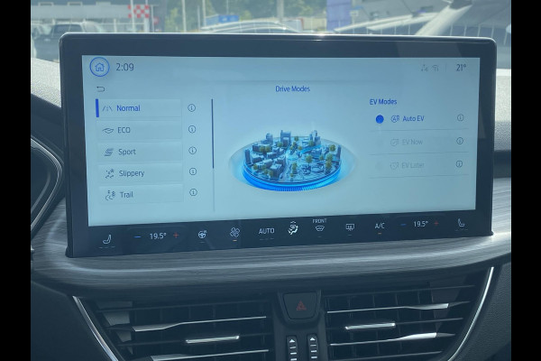 Ford Kuga 2.5 PHEV Active X 243pk | Zuid | Panoramadak + Technology Pack + Winter Pack + Wegklapbare trekhaak + 19 inch lichtmetalen velgen +  Reservewiel | Magnetic | Prijs incl. 4.000 Ford voordeel