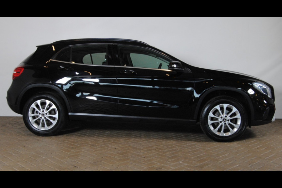 Mercedes-Benz GLA 200 Premium Plus