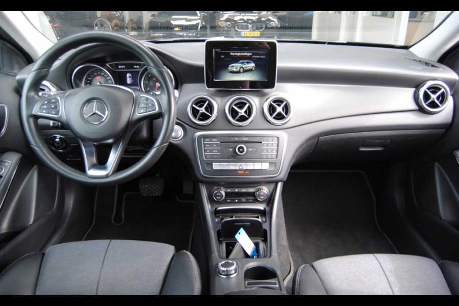 Mercedes-Benz GLA 200 Premium Plus