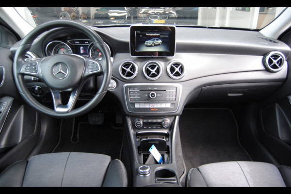 Mercedes-Benz GLA 200 Premium Plus