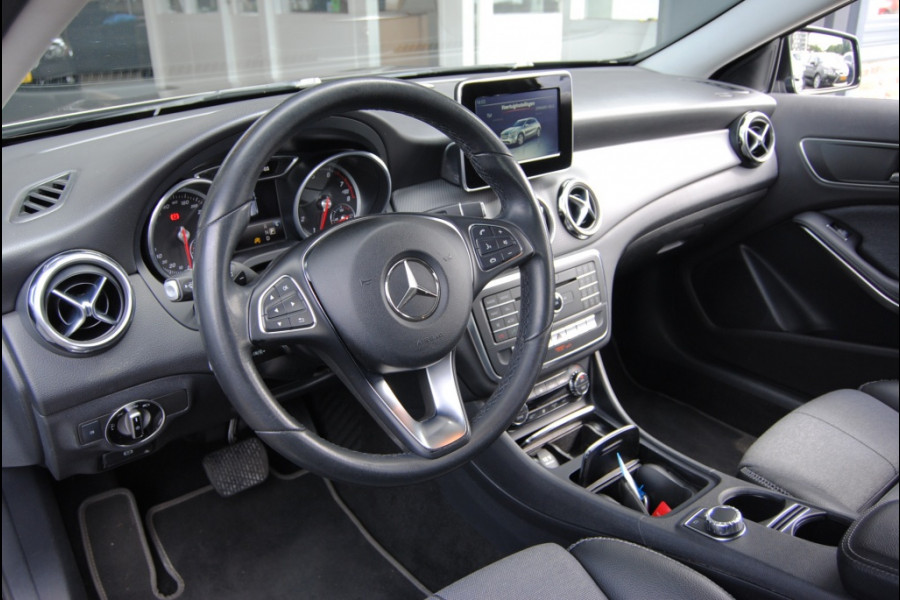 Mercedes-Benz GLA 200 Premium Plus