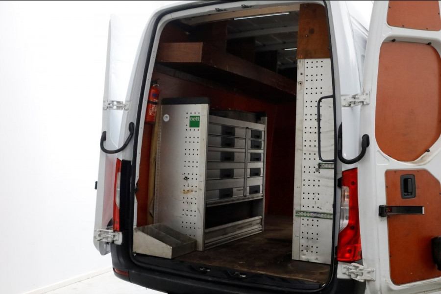 Mercedes-Benz Sprinter 516 CDI 163pk 7G Automaat L2H2 Camera/Inrichting/230V/Trekhaak 3500kg 05-2020