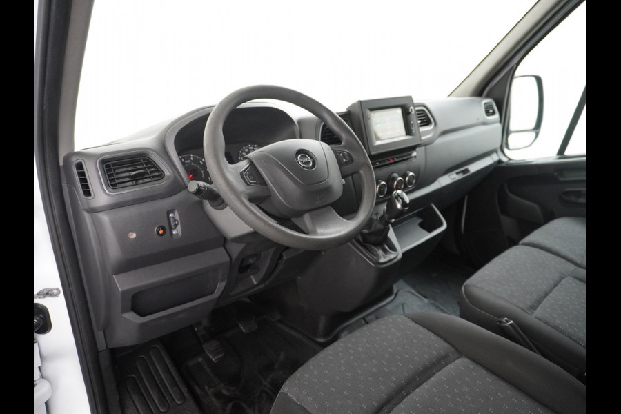 Opel Movano 2.3CDTI L2H2 Airco Navi Trekhaak 3-Persoons Cruise Control Pdc Bluetooth Kasten-inrichting Regen-Lichtsensor Schuifdeur Betonplex Vloer Wandbetimmering Euro 6 1e Eigenaar 2.500kg Trekgewicht