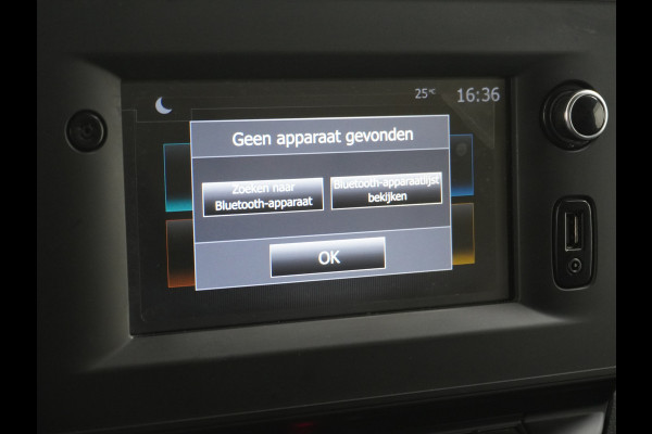 Opel Movano 2.3CDTI L2H2 Airco Navi Trekhaak 3-Persoons Cruise Control Pdc Bluetooth Kasten-inrichting Regen-Lichtsensor Schuifdeur Betonplex Vloer Wandbetimmering Euro 6 1e Eigenaar 2.500kg Trekgewicht