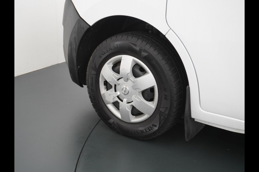 Opel Movano 2.3CDTI L2H2 Airco Navi Trekhaak 3-Persoons Cruise Control Pdc Bluetooth Kasten-inrichting Regen-Lichtsensor Schuifdeur Betonplex Vloer Wandbetimmering Euro 6 1e Eigenaar 2.500kg Trekgewicht