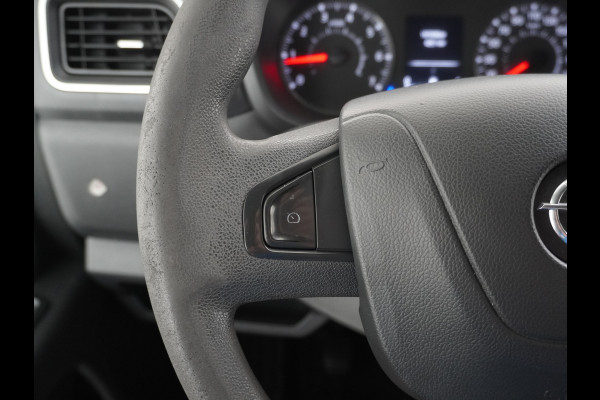 Opel Movano 2.3CDTI L2H2 Airco Navi Trekhaak 3-Persoons Cruise Control Pdc Bluetooth Kasten-inrichting Regen-Lichtsensor Schuifdeur Betonplex Vloer Wandbetimmering Euro 6 1e Eigenaar 2.500kg Trekgewicht