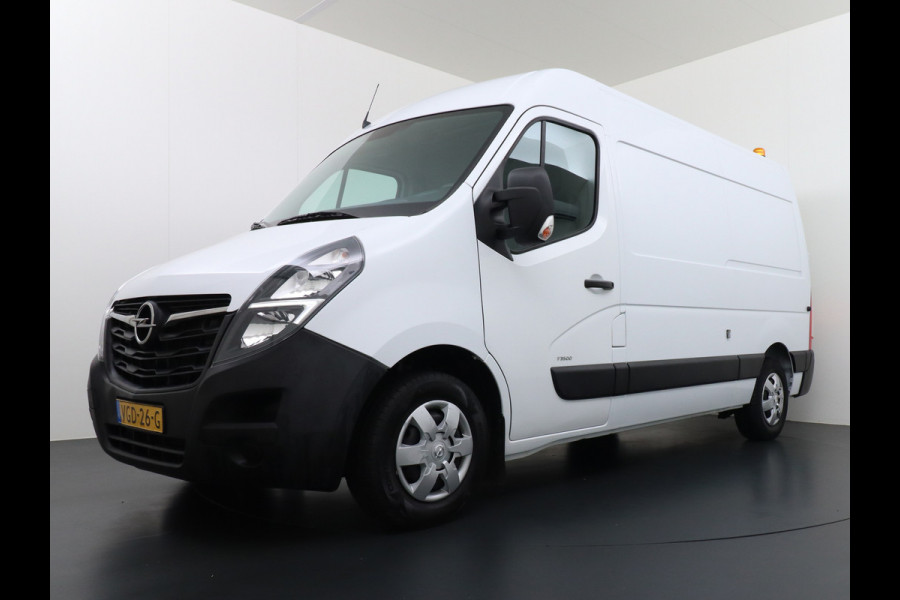 Opel Movano 2.3CDTI L2H2 Airco Navi Trekhaak 3-Persoons Cruise Control Pdc Bluetooth Kasten-inrichting Regen-Lichtsensor Schuifdeur Betonplex Vloer Wandbetimmering Euro 6 1e Eigenaar 2.500kg Trekgewicht