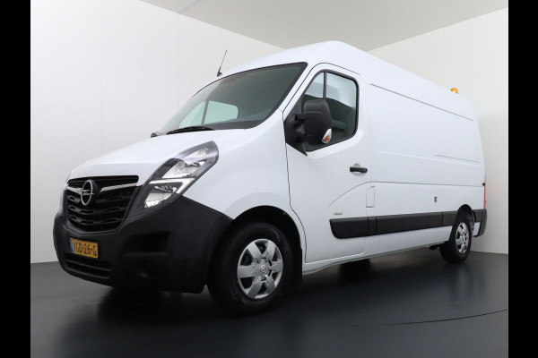 Opel Movano 2.3CDTI L2H2 Airco Navi Trekhaak 3-Persoons Cruise Control Pdc Bluetooth Kasten-inrichting Regen-Lichtsensor Schuifdeur Betonplex Vloer Wandbetimmering Euro 6 1e Eigenaar 2.500kg Trekgewicht