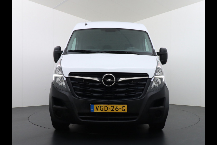 Opel Movano 2.3CDTI L2H2 Airco Navi Trekhaak 3-Persoons Cruise Control Pdc Bluetooth Kasten-inrichting Regen-Lichtsensor Schuifdeur Betonplex Vloer Wandbetimmering Euro 6 1e Eigenaar 2.500kg Trekgewicht
