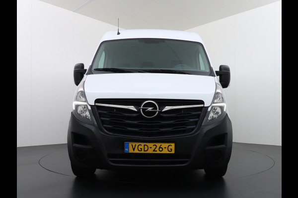 Opel Movano 2.3CDTI L2H2 Airco Navi Trekhaak 3-Persoons Cruise Control Pdc Bluetooth Kasten-inrichting Regen-Lichtsensor Schuifdeur Betonplex Vloer Wandbetimmering Euro 6 1e Eigenaar 2.500kg Trekgewicht