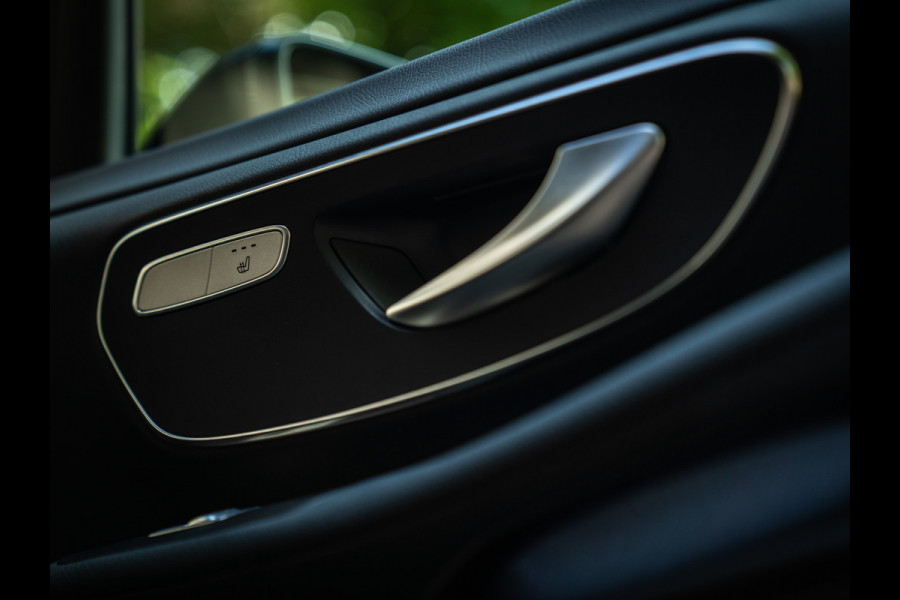 Mercedes-Benz V-Klasse 250d Lang DC | €68.500,- Ex. BTW | Luchtvering | CarPlay | Elektr. deuren