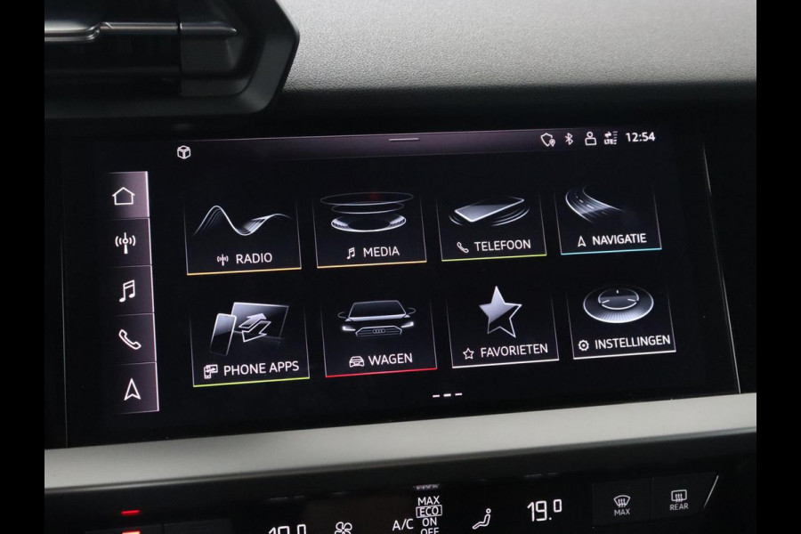 Audi A3 35 TFSI Business Edition | Sportstoelen | Carplay | Navigatie | Virtual Cockpit | Climate control | Parkeerhulp | Cruise control