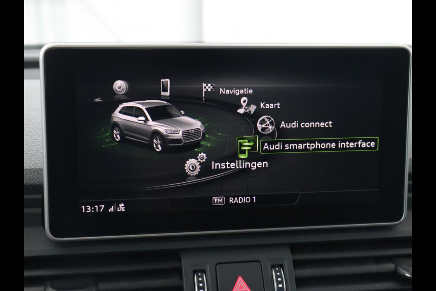 Audi Q5 2.0 TFSI quattro S Line | Panoramadak | Stoelverwarming | Adaptive cruise | Trekhaak | Virtual Cockpit | Carplay | Keyless | 20'' | Half leder | Navigatie | Full LED | Parkeerhulp