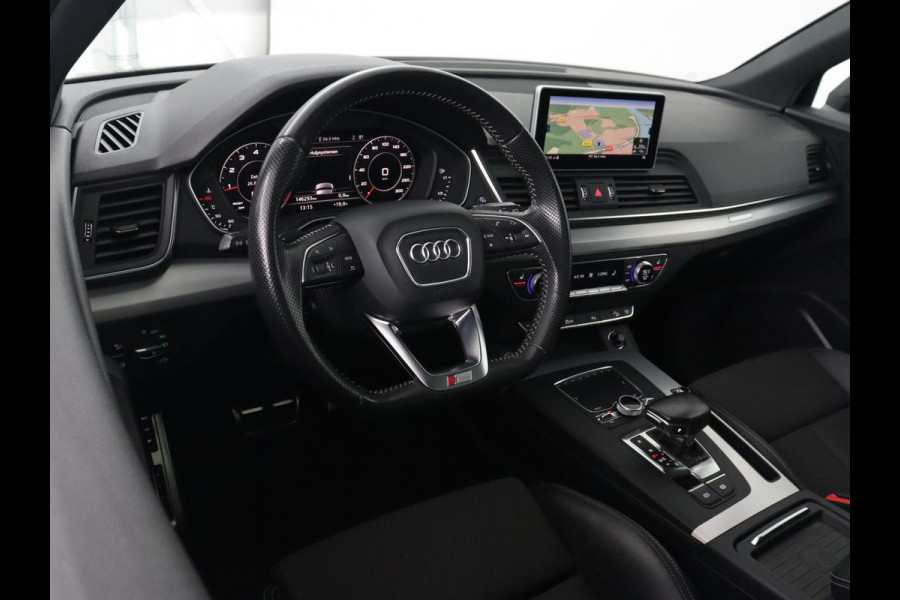 Audi Q5 2.0 TFSI quattro S Line | Panoramadak | Stoelverwarming | Adaptive cruise | Trekhaak | Virtual Cockpit | Carplay | Keyless | 20'' | Half leder | Navigatie | Full LED | Parkeerhulp