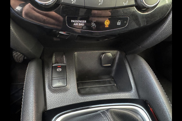 Nissan QASHQAI 1.2 N-Connecta - Navigatie I Airco I Xenon I PDC/Achteruitrij Camera I 18" Sport velgen I Dealer onderhouden