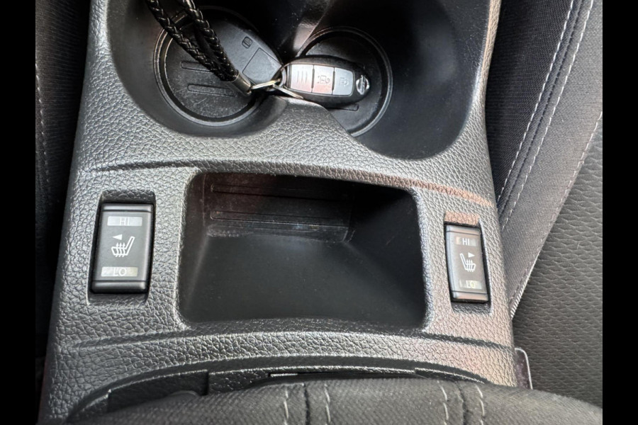 Nissan QASHQAI 1.2 N-Connecta - Navigatie I Airco I Xenon I PDC/Achteruitrij Camera I 18" Sport velgen I Dealer onderhouden