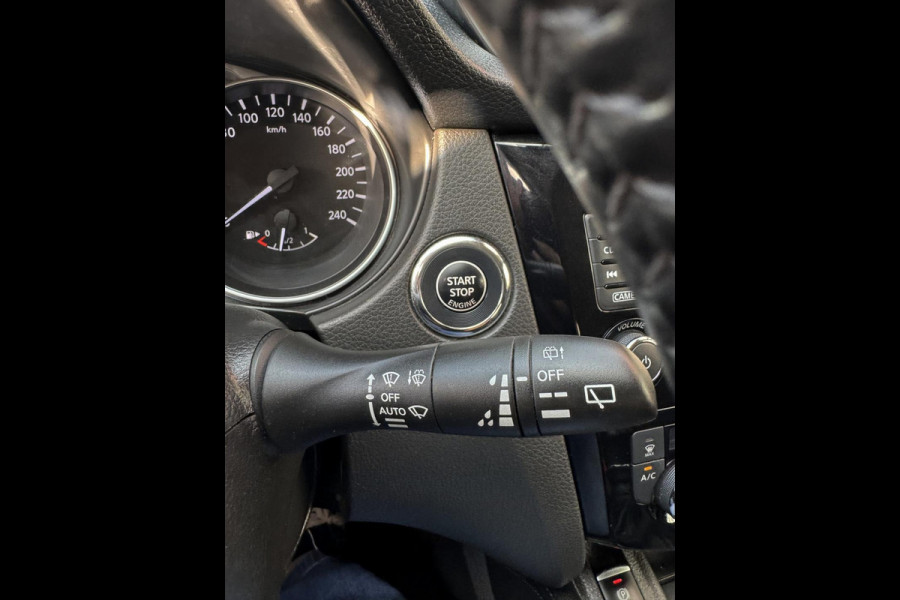 Nissan QASHQAI 1.2 N-Connecta - Navigatie I Airco I Xenon I PDC/Achteruitrij Camera I 18" Sport velgen I Dealer onderhouden