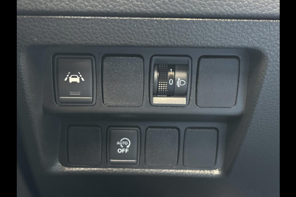 Nissan QASHQAI 1.2 N-Connecta - Navigatie I Airco I Xenon I PDC/Achteruitrij Camera I 18" Sport velgen I Dealer onderhouden