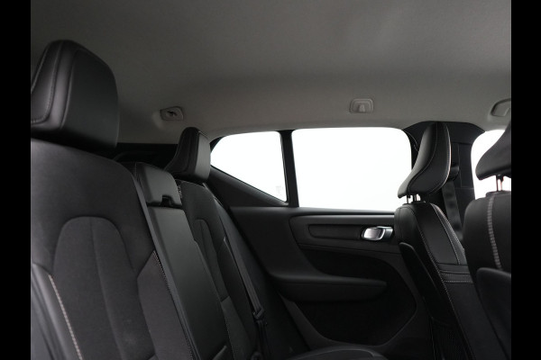 Volvo XC40 T4 Momentum Automaat 191pk Dealer O.H | Adaptive Cruise | Harman Kardon | Camera | Lederen Sportstoelen Verwarmd | LED | Pilot Assist |  Navigatie | Virtual | DAB |