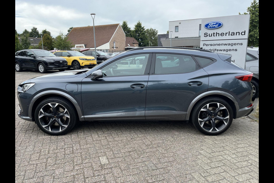 CUPRA Formentor 1.4 e-Hybrid VZ Performance PHEV 245pk | Wegklapbare trekhaak | Leder | Stoelverwarming | Virtual cockpit | 360° camerasysteem | Adaptive cruise control