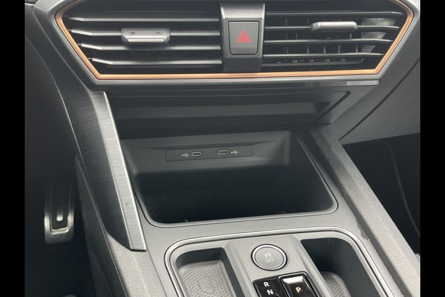 CUPRA Formentor 1.4 e-Hybrid VZ Performance PHEV 245pk | Wegklapbare trekhaak | Leder | Stoelverwarming | Virtual cockpit | 360° camerasysteem | Adaptive cruise control
