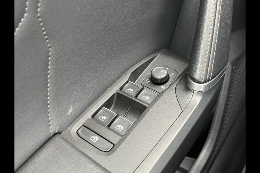 CUPRA Formentor 1.4 e-Hybrid VZ Performance PHEV 245pk | Wegklapbare trekhaak | Leder | Stoelverwarming | Virtual cockpit | 360° camerasysteem | Adaptive cruise control