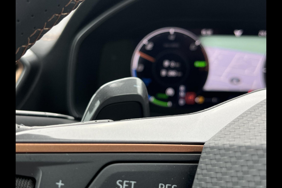 CUPRA Formentor 1.4 e-Hybrid VZ Performance PHEV 245pk | Wegklapbare trekhaak | Leder | Stoelverwarming | Virtual cockpit | 360° camerasysteem | Adaptive cruise control