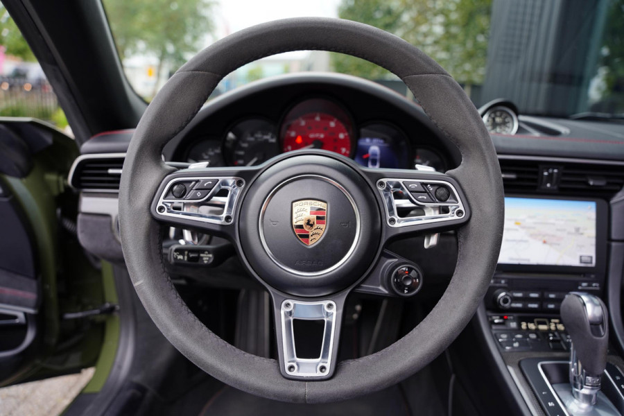 Porsche 911 Cabriolet 3.0 Carrera GTS P.T.S. Nato Green Burmester Lifting