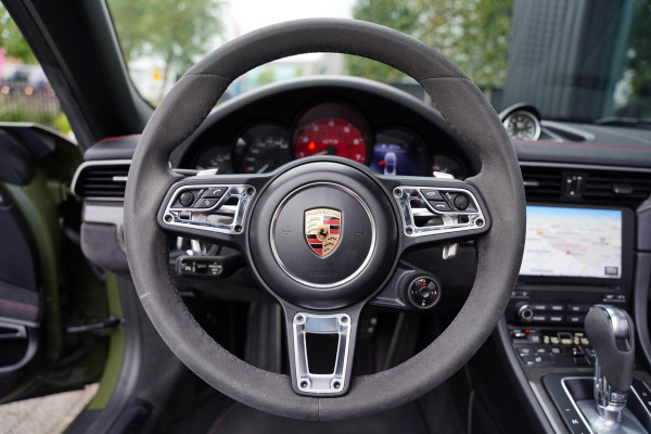 Porsche 911 Cabriolet 3.0 Carrera GTS P.T.S. Nato Green Burmester Lifting