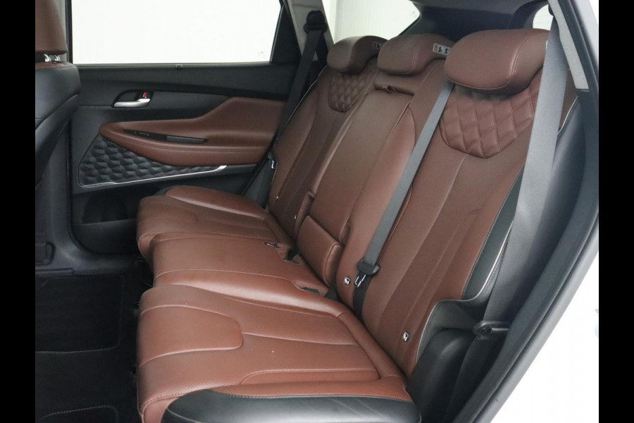 Hyundai Santa Fe 1.6 T-GDI PHEV Premium Sky | Panoramadak | Leder | Stoelventilatie | 360 Camera | Carplay | Head-Up | Memory | Achterbankverwarming | Navigatie | Krell Audio | Plug In